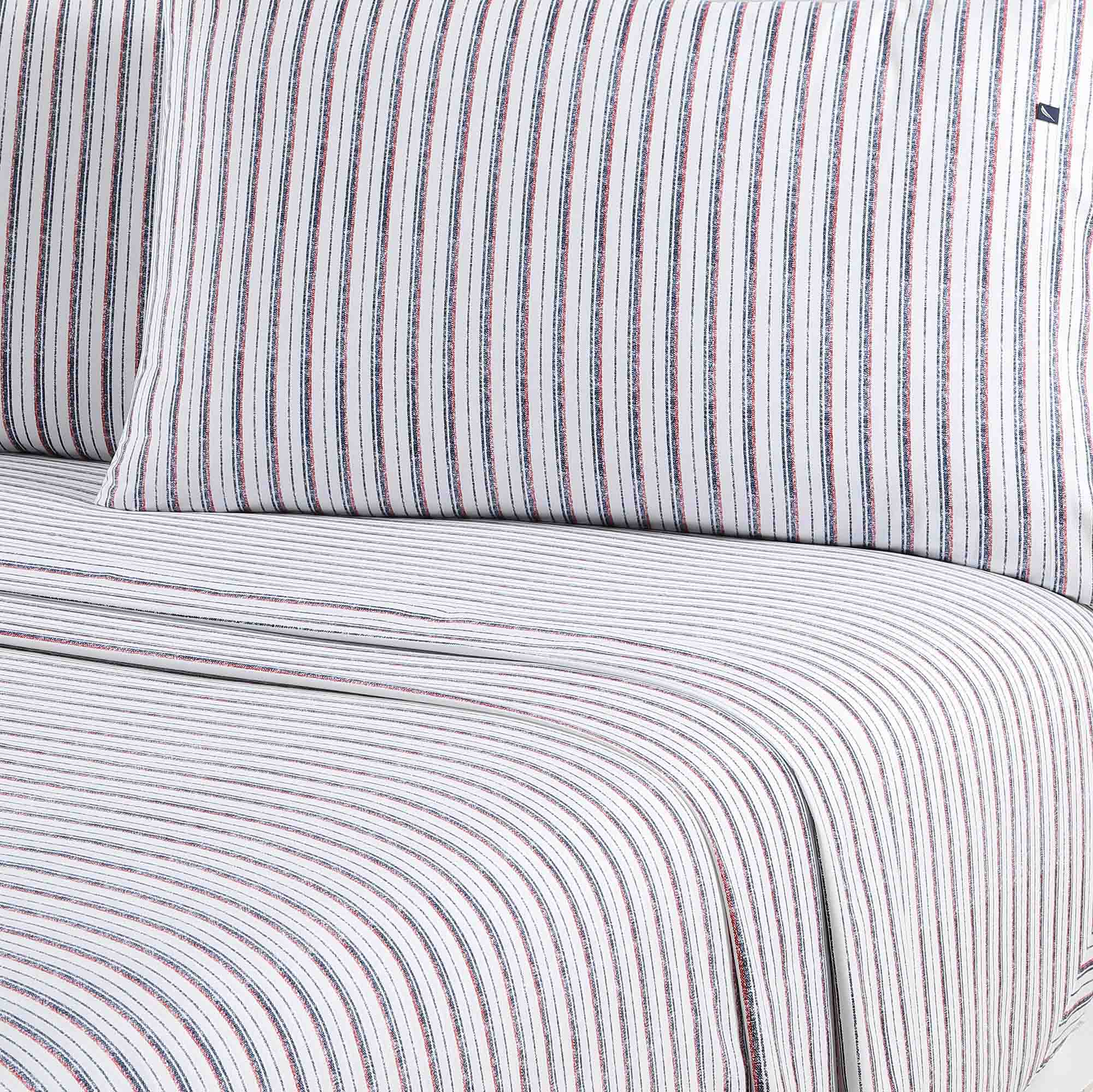 Set De Sábanas Avery Stripe Navyred - Image 3